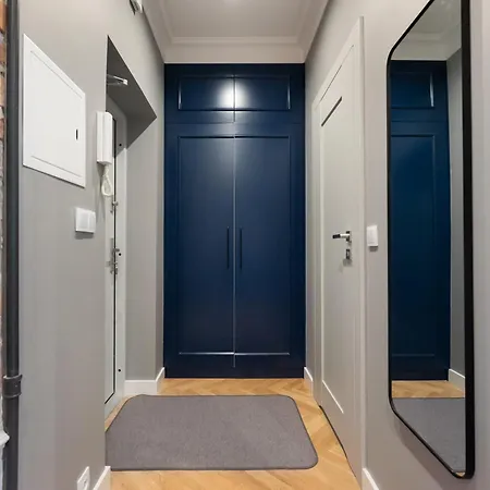 City Centre Modern Studio *