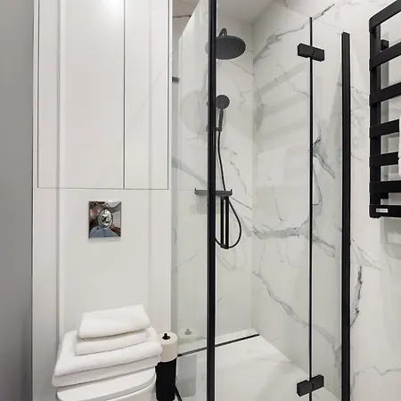 City Centre Modern Studio Διαμέρισμα *