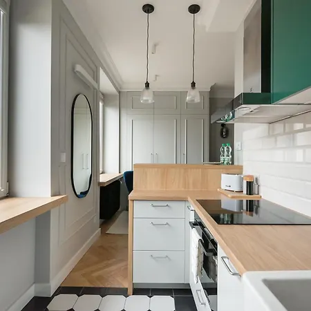 City Centre Modern Studio