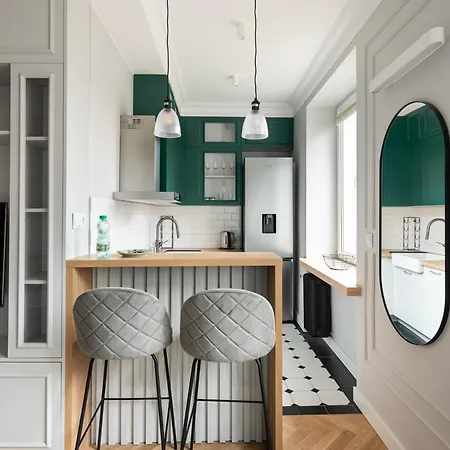 City Centre Modern Studio Apartment