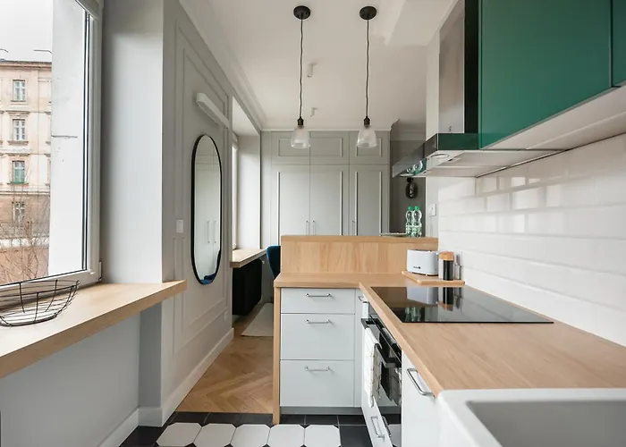 City Centre Modern Studio