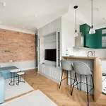 City Centre Modern Studio *