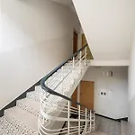 City Centre Modern Studio Apartamento